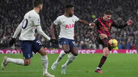 Tottenham con Cuti Romero venció al City de Julián Álvarez