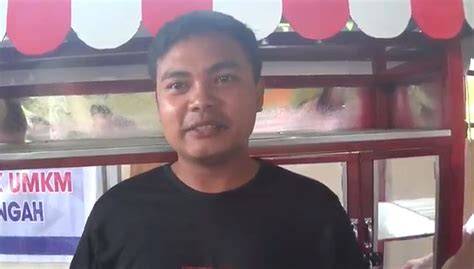 Dapat Gerobak Pedagang Bakso Kita Senang Terima Kasih Partai Perindo