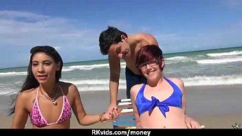 apretada se folla a un hombre frente a la cámara por dinero en efectivo 21 XVIDEOS