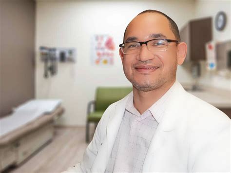 Carlos Nunez, MD - Endocrinologist - New York, NY | Oak Street Health