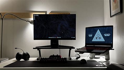 Budget Minimalist Gaming Laptop Setup. : r/battlestations