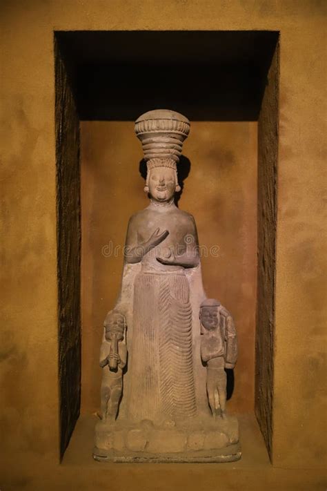 Estatua Antigua En El Museo De Las Civilizaciones Anatolias Foto De