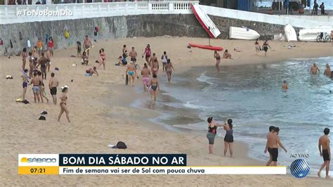 Banhistas descumprem decreto e vão ao Porto da Barra neste sábado