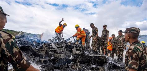 Un Avi N Se Sale De La Pista Y Se Estrella En Nepal Y Deja Muertos Y