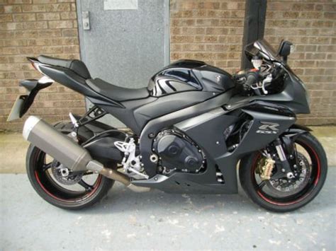 Suzuki GSXR 1000 L2 Black Stunner Low Miles