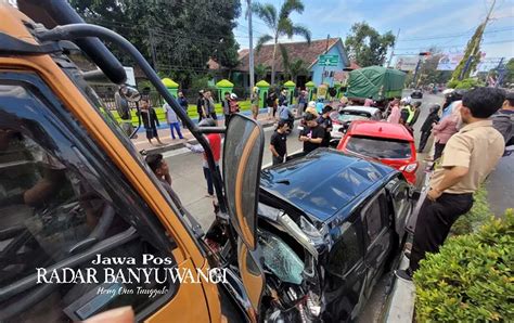 Gegara Rem Truk Blong Enam Kendaraan Terlibat Tabrakan Beruntun Di