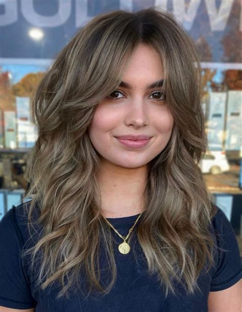 Best Long Haircut Ideas Round Face Haircuts Wavy Hair