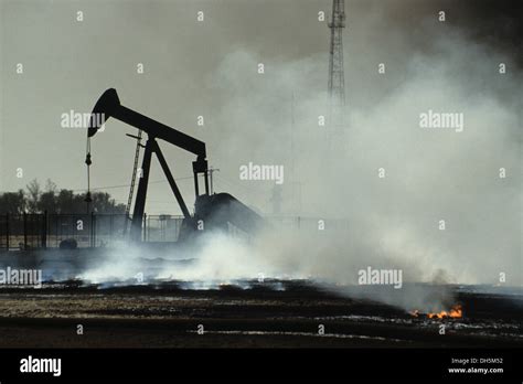 Kowe T Feu De Puits De P Trole Banque De Photographies Et Dimages