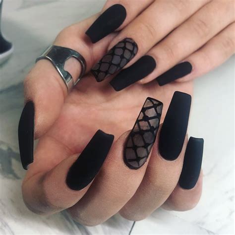 30 Popular Black Nails You Can Copy In Spring Ibaz In 2020 Gothic