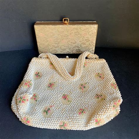 LOT 285 L Vintage 1950 S Lumured Floral Corde Bead Handbag Hard Case