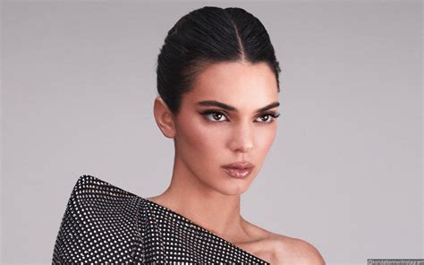 Kendall Jenner Says She S Most Confident In Natural Makeup