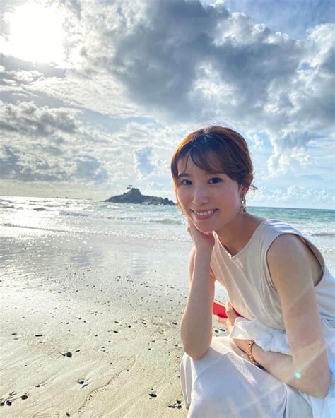 緒方桃子さんのインスタグラム写真 緒方桃子instagram「 9月 先月福岡県の糸島に行ってきました 綺麗な海と砂浜 風が強く