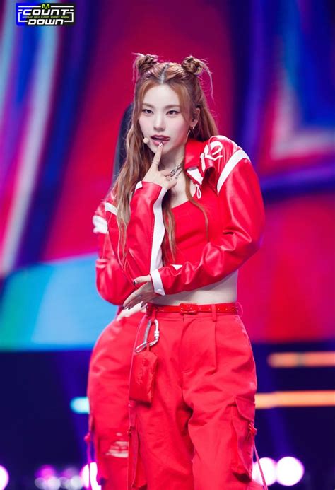 Yeji Itzy Mcountdown August K Pop Pop Mensch