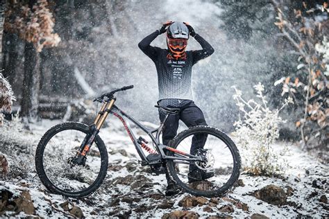 video commencal presents   supreme dh  mtb magcom