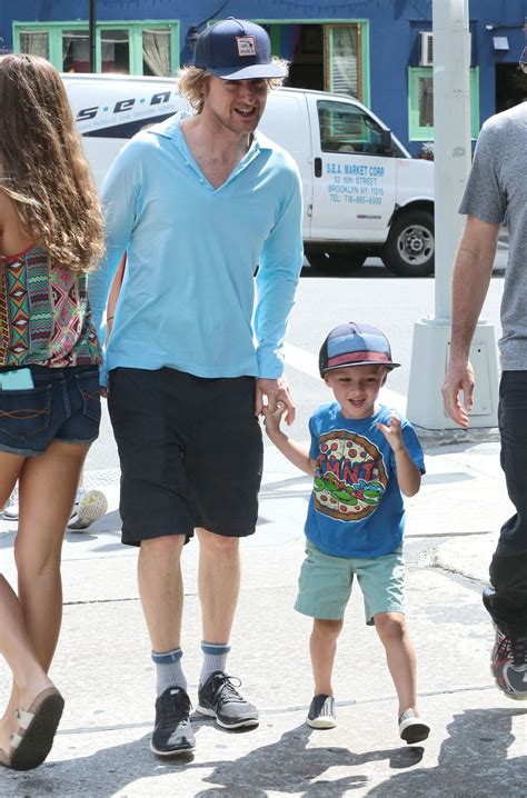 Owen Wilson & Son Robert Spotted Out In NYC | Celeb Baby Laundry