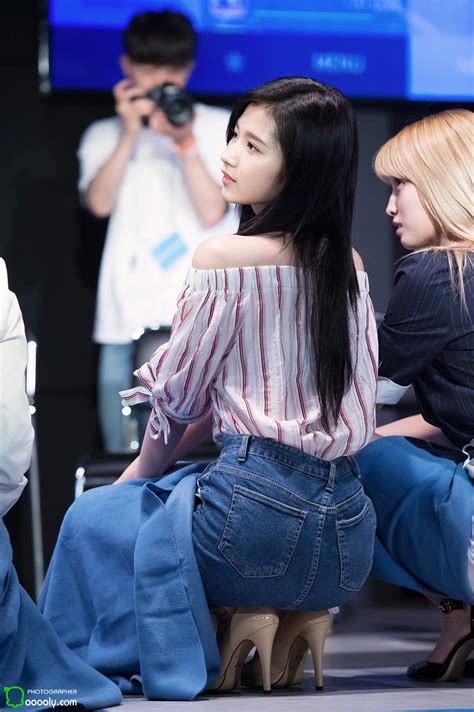 6 Amazing Pictures Of Sana S Sexy Shoulder Outfit Artofit