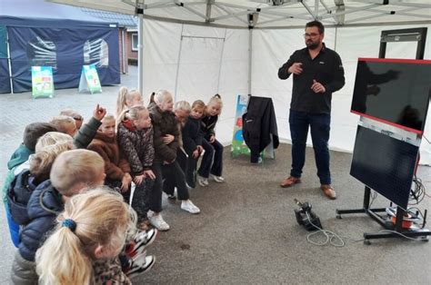 De Boer Op Van Een Melkrobot Naar Zonne Energie Wegdamnieuws