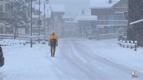 Cronaca Meteo Diretta Alpi Lombardia Livigno Si Sveglia Sotto La