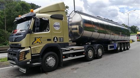 VOLVO FMX 440 The New Tanker Truck Jumpa Rakan Sahabat Di Lemang