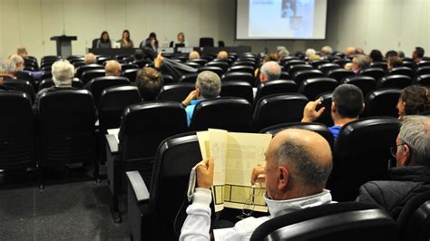 Presentan En Elche El Anuario De La Rella La Voz De La Comarca Del Baix