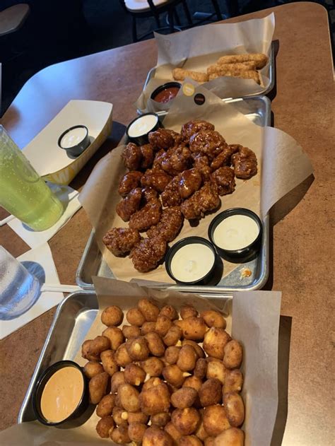 Cheese Curds Mozzarella Sticks And Honey Bbq Boneless Wings At Buffalo Wild Wings R Antivegan