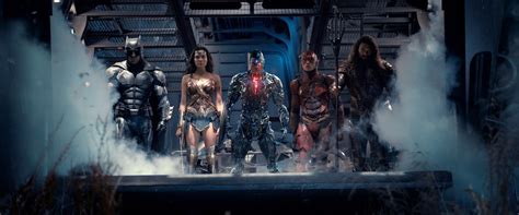 Justice League Movie Review And Film Summary 2017 Roger Ebert