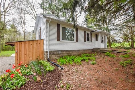 1204 W Nimisila Rd New Franklin Oh 44216 See Est Value Schools And More