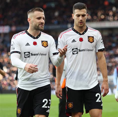 Luke Shaw And Diogo Dalot Looked Out Of Depth In 7 0 Defeat To Liverpool