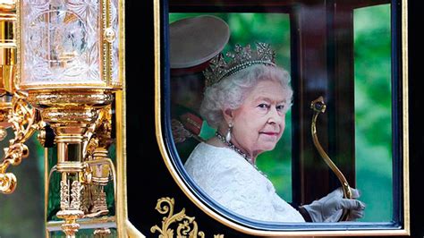 Isabel Ii Celebra Su Jubileo De Zafiro 65 Años En El Trono Del Reino