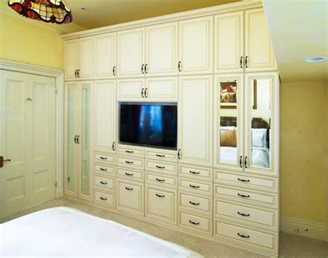 Wardrobe Media Unit With Antique White Glazed Rtf Fronts