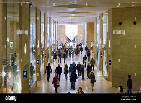 Commestibile Tempo Libero Oppressore Ingresso Secondario Louvre Dita