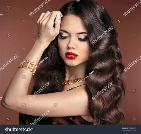 155 549 Girl Brunette Red Lips Images Stock Photos Vectors Shutterstock
