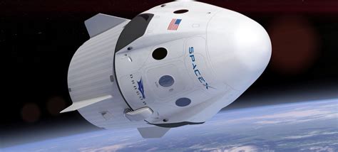 Elon Musk Mostra La Prima Foto Della Tuta Spaziale Di SpaceX