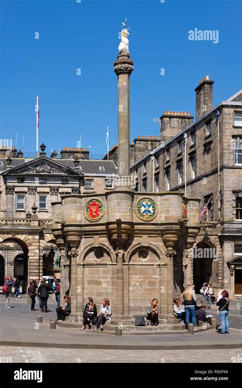 Edinburgh Market Cross Hi Res Stock Photography And Images Alamy