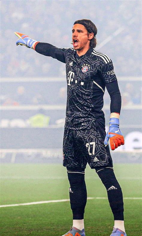 Yann Sommer Football Players Images Goalkeeper Fc Bayern Munich