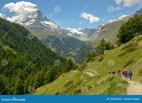 Paisaje Con Monte Matterhorn Sobre Zermatt En Los Alpes Suizos Imagen