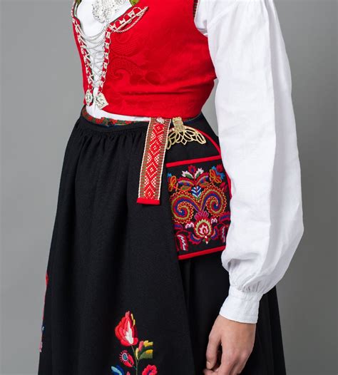 Må Man Ha Bunad Fra Der Man Kommer Fra