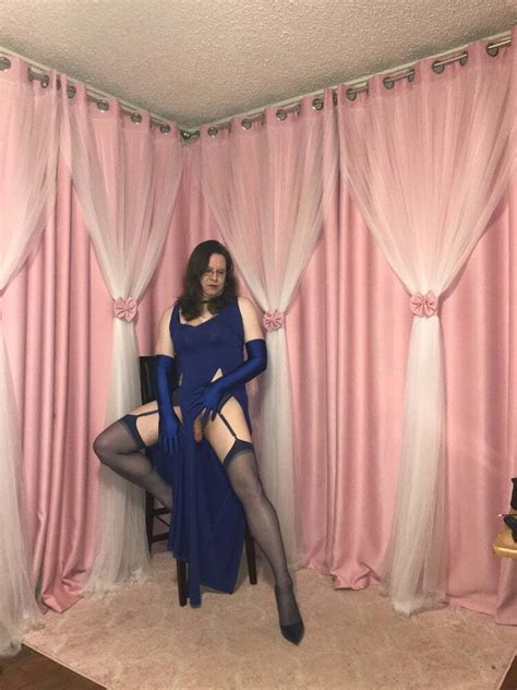 Joanie A Mature TV Poses In Red White And Blue Photo 26 AShemaletube