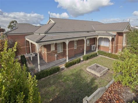 7 Wills Avenue Pakenham Vic 3810 Property Details