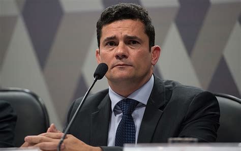 Provas da suspeição de Moro se avolumam e podem anular Política