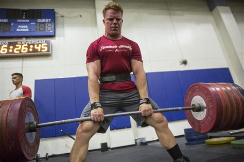 Face Of Defense Artillery Marine Strives To Push Physical Limits Us