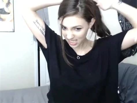 Tattooed Brunette Is So Stunning Scrolller