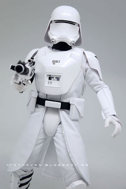 Toyhaven Hot Toys Star Wars TFA 1 6th Scale First Order Snowtrooper 12 Inch Collectible Figure