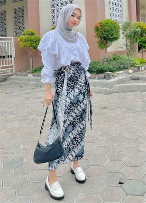 Stylish Feminim Padu Padan Ootd Rok Span Hijab Hitam