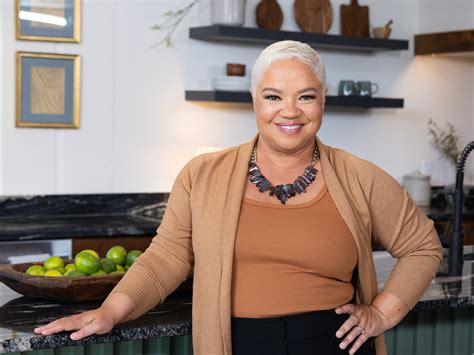 Kim Myles Bio | HGTV
