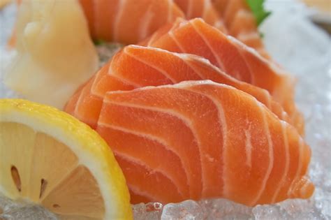 Sashimi De Salmón Comida Japonesa Foto Premium