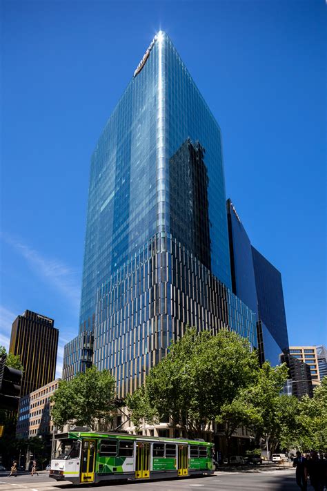 555 flower street los angeles 6