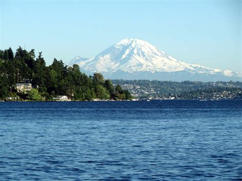 Mount Rainier And Puget Sound Outside Seattle Washington Places To Visit Seward Park