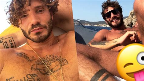 Stefano De Martino In Mutande Per Strada Che Gambe Tuttouomini