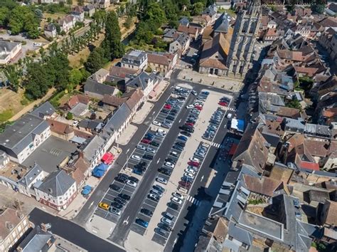 A Verneuil sur Avre les marchés reviennent sur la place de la Madeleine